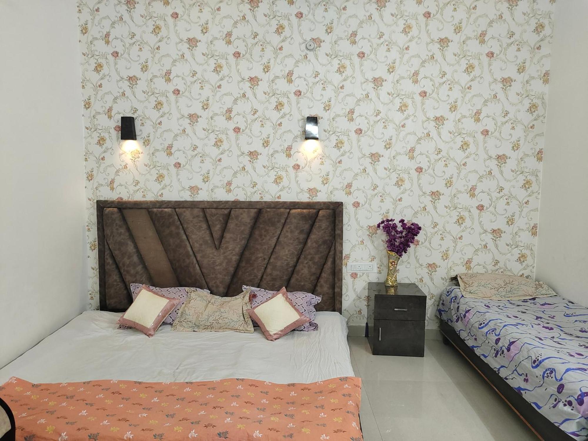 Banarasiya Close To Banaras Railway Station *
