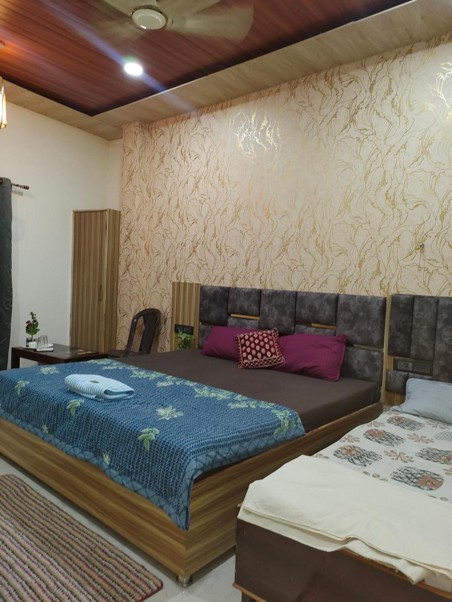 Banarasiya Close To Banaras Railway Station Homestay Varanasi