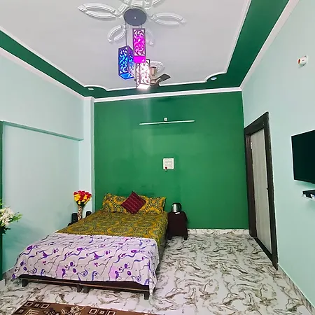 Banarasiya Homestay Close To Banaras Railway Station Varanasi Exterior photo