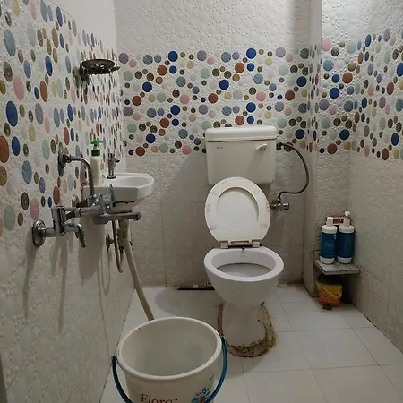 Banarasiya Homestay Close To Banaras Railway Station Varanasi Exterior photo