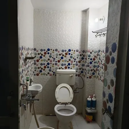 Banarasiya Homestay Close To Banaras Railway Station Varanasi Exterior photo