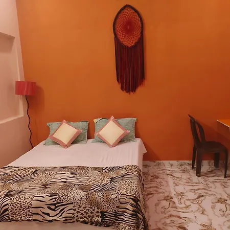 Banarasiya Homestay Close To Banaras Railway Station Varanasi Room photo