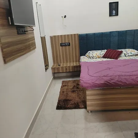 Banarasiya Homestay Close To Banaras Railway Station Varanasi Room photo