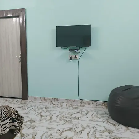 Banarasiya Homestay Close To Banaras Railway Station Varanasi Room photo