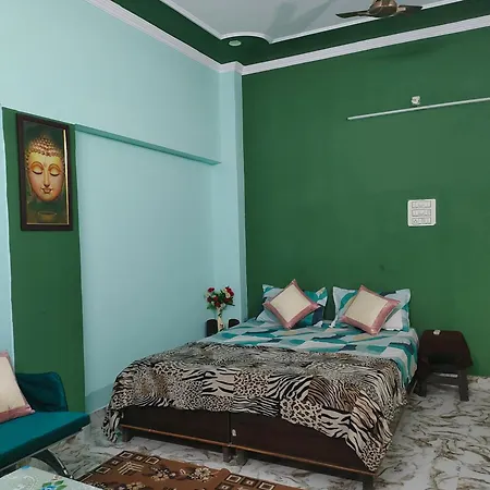 Banarasiya Homestay Close To Banaras Railway Station Varanasi Room photo