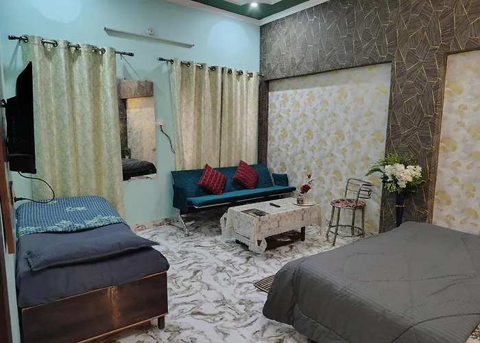 Banarasiya Homestay Close To Banaras Railway Station